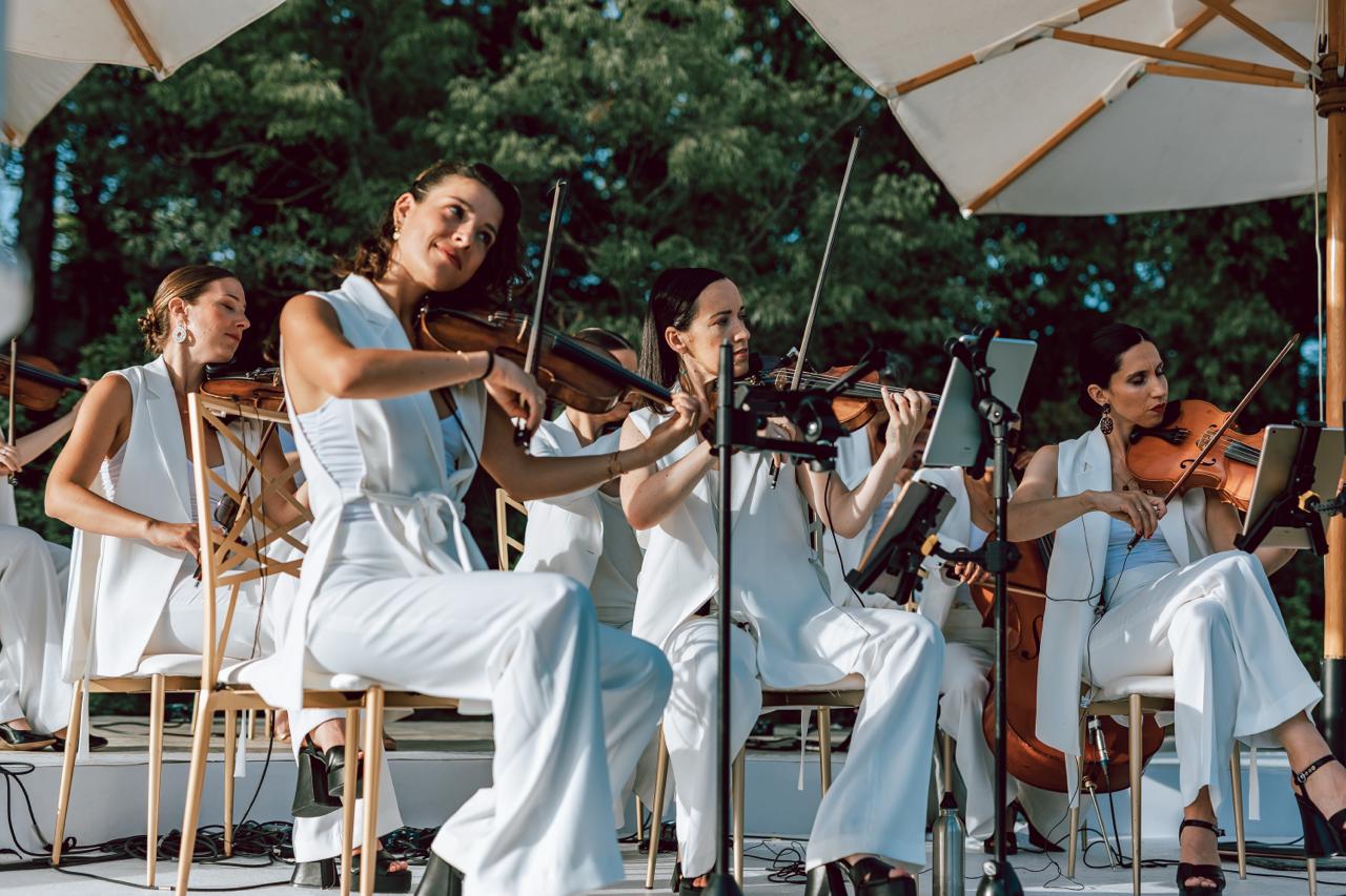Les Cordes, Rose Music